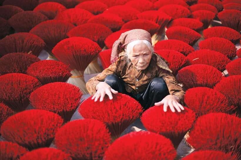 From Hanoi: Incense Village & Train Street Small Group Tour - Price and value: is $43 a smart deal?