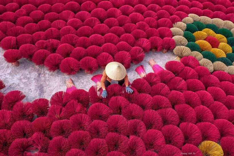 From Hanoi: Incense Village & Train Street Small Group Tour - Quang Phu Cau incense village: what you’ll actually see
