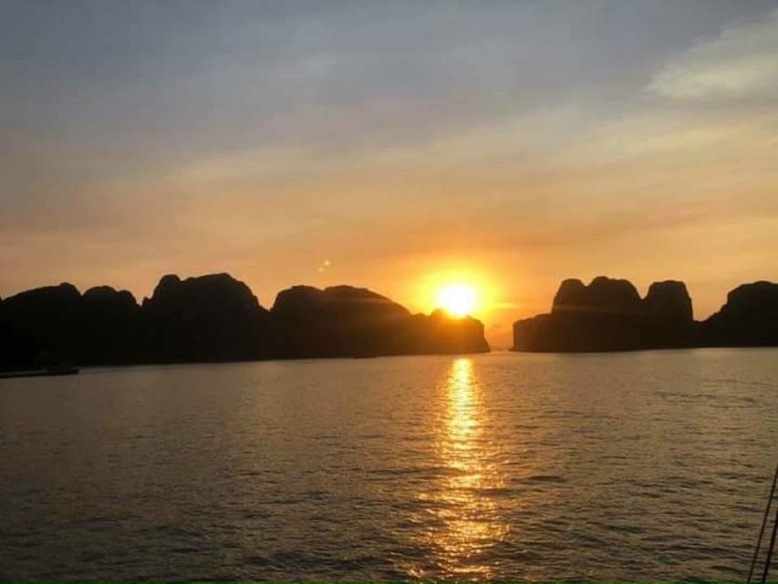 From Hanoi: Ninh Binh Ha Long Bay 5-Star 3-Day Cruise - Night Squid Fishing: The Activity That Makes the Bay Feel Local