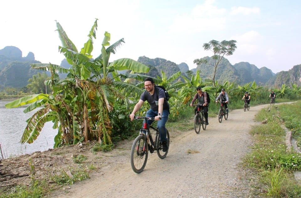 From Hanoi: Ninh Binh, Hoa Lu, Tam Coc and Mua cave - Tam Coc eco boat trip: the three-caves feeling