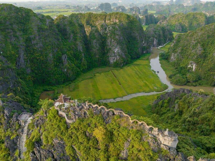 From Hanoi: Ninh Binh- Hoa Lu-Tam Coc- Mua Cave- Highlight - Buffet lunch with goat meat specialties and vegetarian options