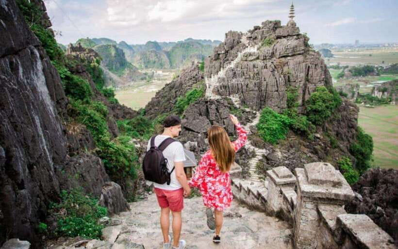 From Hanoi: Ninh Binh, Hoa Lu, Trang An and Mua Cave Trip - Hoa Lu: stepping into Vietnam’s ancient capital