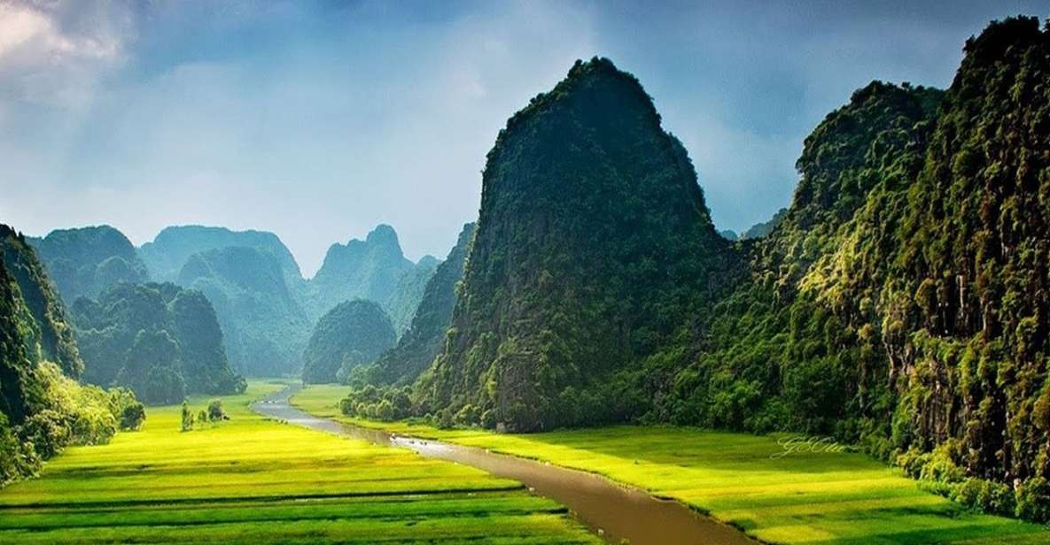 From Hanoi: Ninh Binh-Hoa Lu-Trang An-Mua-Cave-Buffet Lunch - Hoa Lư and the Dinh King area: history you can actually see