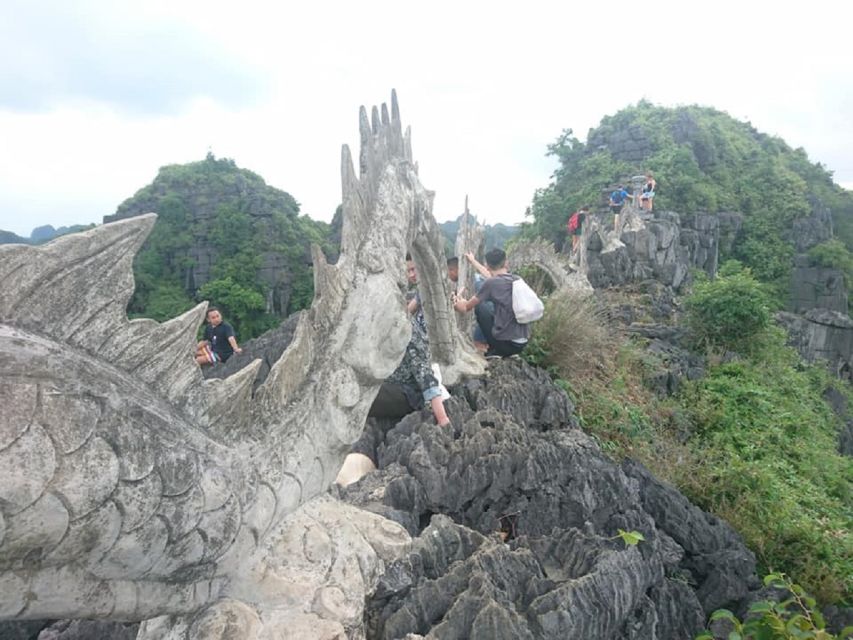 From Hanoi: Ninh Binh-Hoa Lu-Trang An-Mua-Cave-Buffet Lunch - The return to Hanoi: plan for a late finish