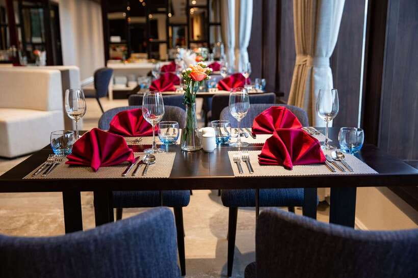 From Hanoi or Halong: Halong Bay Day Cruise - Food, drinks, and what’s included in the $97 price