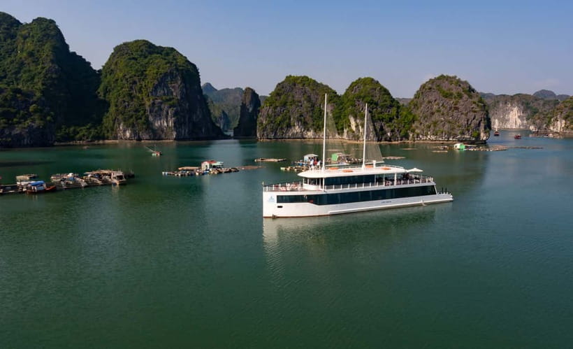 From Hanoi or Halong: Halong Bay Day Cruise - Jade Sails Cruise: modern comfort in Ha Long-style waters