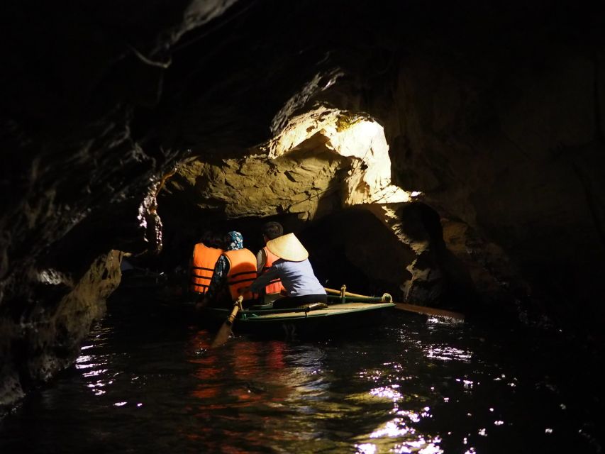 From Hanoi: Trang An & Bai Dinh Pagoda Full-Day Private Tour - Shared boat ride, private day: why this mix is smart
