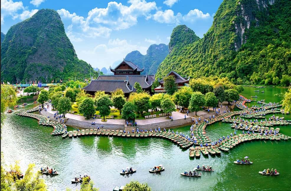 From Hanoi: Trang An eco-tourism - Hoa Lu ancient & Mua Cave - Lunch and Breaks: Plan for Food That Isn’t Consistently One Thing