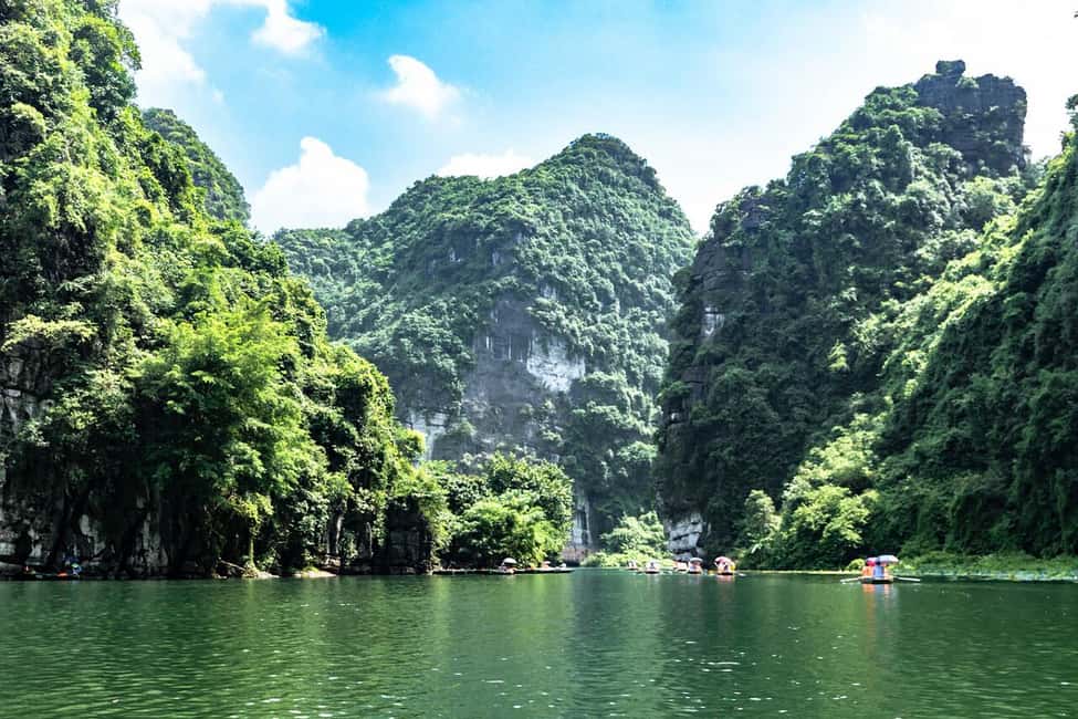 From Hanoi: Visit Hoa Lu & Trang An or Tam Coc & Mua Caves - Who this day trip suits best