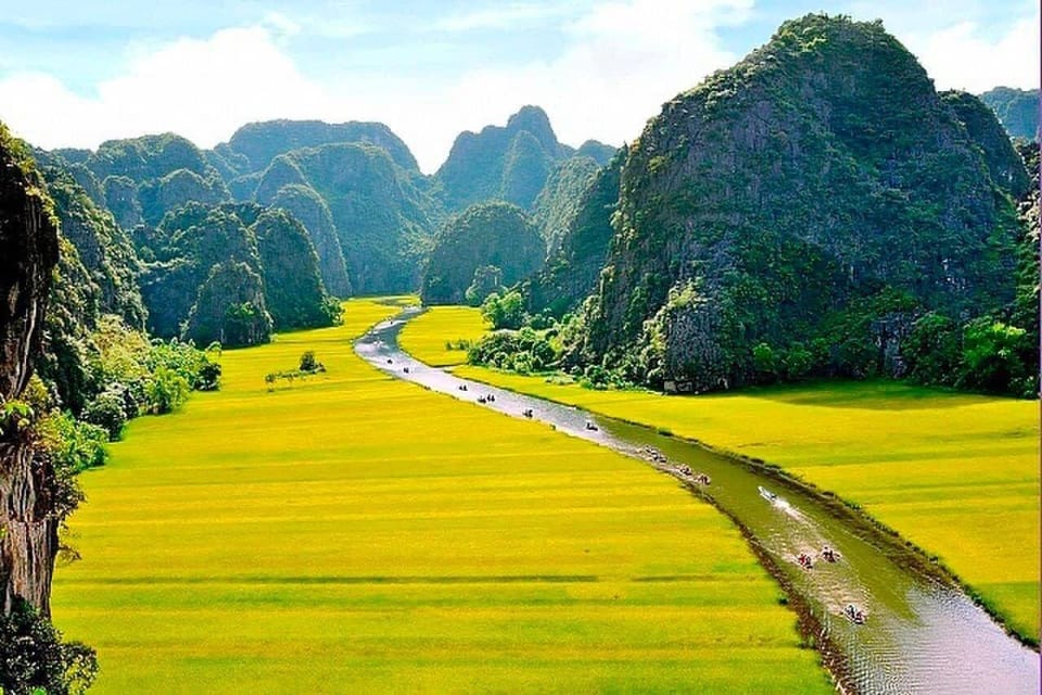 From Hanoi: Visit Hoa Lu & Trang An or Tam Coc & Mua Caves - Guide, language, and group mix: what I’d check before you book