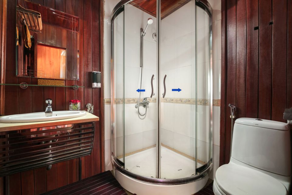 From Ninh Binh: Ha Long Bay 2 days 1 night on 3-star Cruise - Overnight on a 3-star cruise: what you should check before you relax