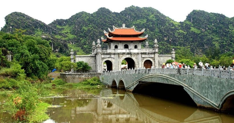 From Ninh Binh : Hoa Lu, Trang An, and Mua Cave Day Tour - Bich Dong Pagoda: A Cooler, Slower Finish