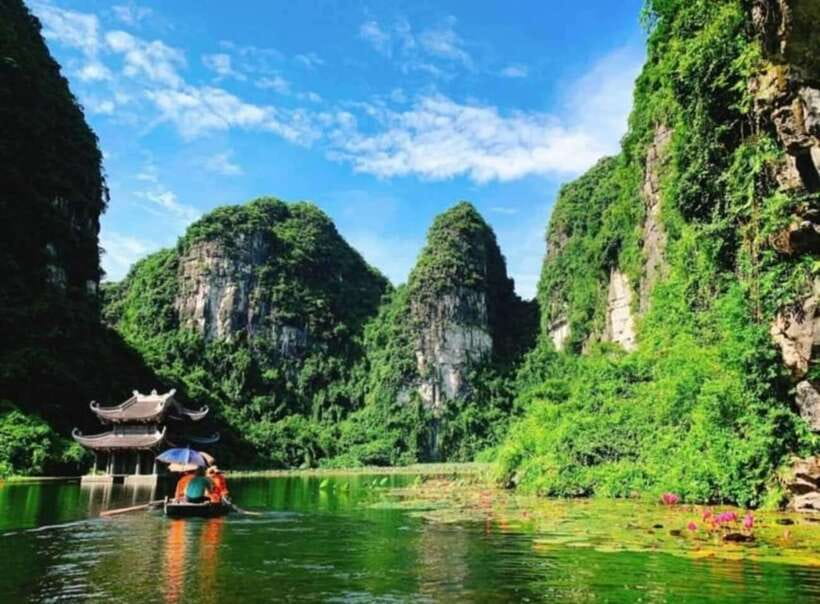 From Ninh Binh: Hoa Lu, Trang An and Mua Cave Full Day - Bich Dong Pagoda at 16:30: an older stop, calmer finish