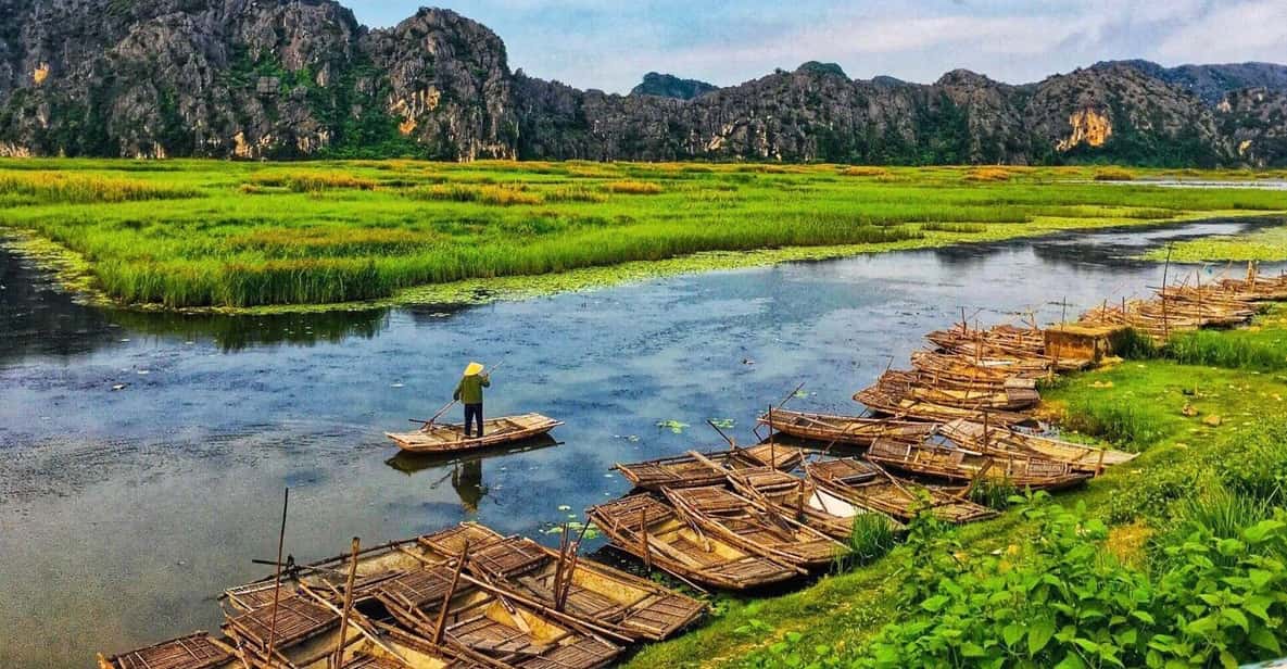 From Ninh Binh: Visit Cuc Phuong National Park - Van Long - Cuc Phuong National Park: rescue center, botanical garden, and lunch