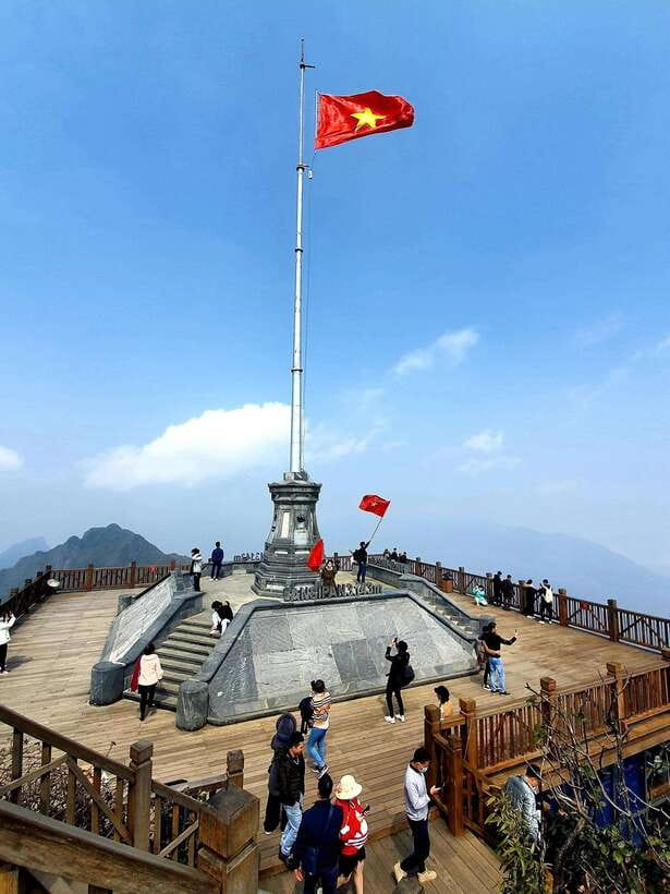 From Sapa:Cable Car Ticket To Fansipan Legend & Car Transfer - Why Fansipan feels worth the effort
