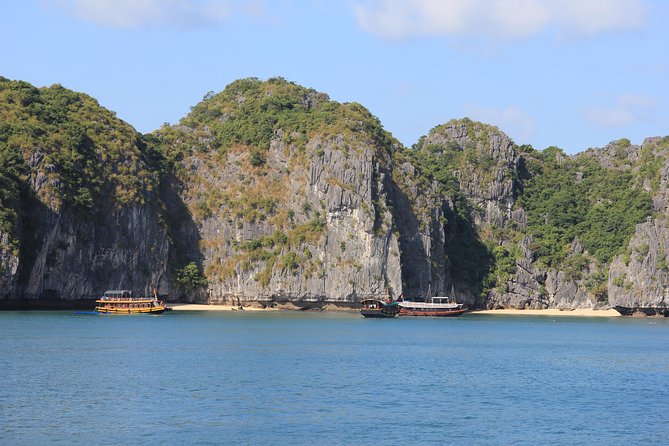 Full day boat trip with Cat Ba Captain Jack to Lan Ha Bay and Ha Long Bay - Another beach stretch and the Thap Nghieng swing for the afternoon