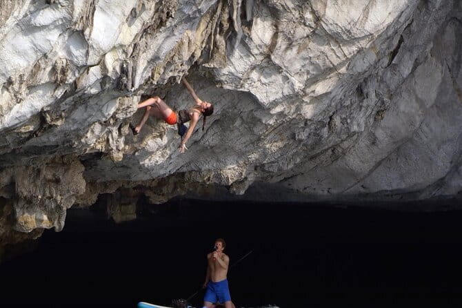 Full day deep water soloing - Kayaking in Cat Ba - Ha Long Bay. - Cat Ba’s Lan Ha Bay, and why the tide runs the show