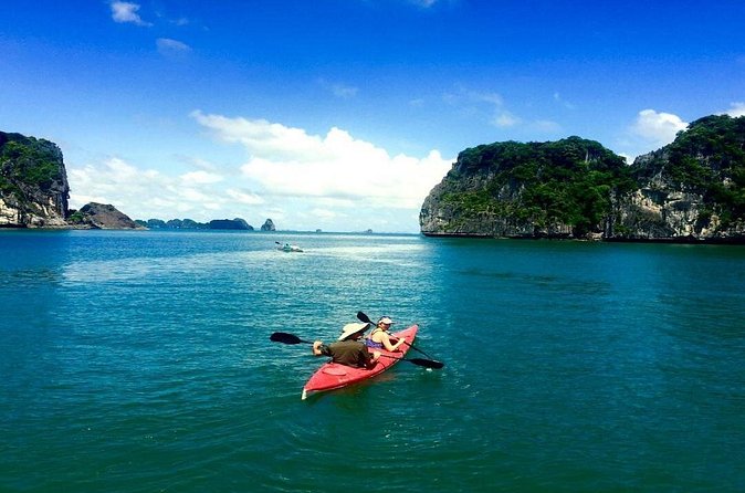 Full-Day Halong Bay Tour Including Kayaking from Hanoi - Dong Thien Cung (Heavenly Palace Cave): When Stalactites Get the Spotlight