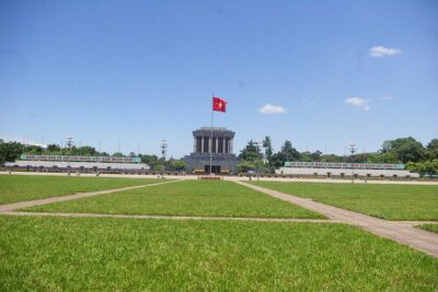 Full-Day Hanoi City Tour - Ho Chi Minh Complex: Mausoleum Grounds and the House With a Pond