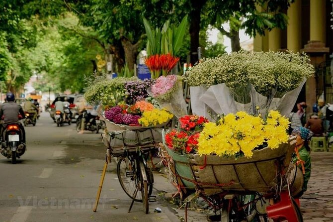 Full-Day Hanoi City Tour with Hidden Local Life Experience - Hanoi Opera House, the Cathedral area, and the Hoan Kiem approach