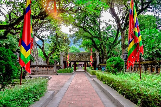 Full-Day Hanoi City Tour with Hidden Local Life Experience - Chùa Trấn Quốc (Tran Quoc Pagoda): a calmer, scenic ending