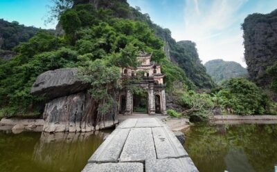 Full Day Hoa Lu - Tam Coc - Mua Cave Group Tour - Limousine Bus - Hoa Lu Temples: Dinh & Le Ancient Capital in 45 Minutes