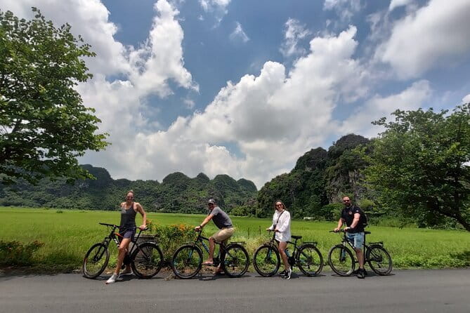 Full Day Ninh Binh Heritage Premium Trip from Hanoi - Mua Caves: 500 Steps to a View Over Tam Coc