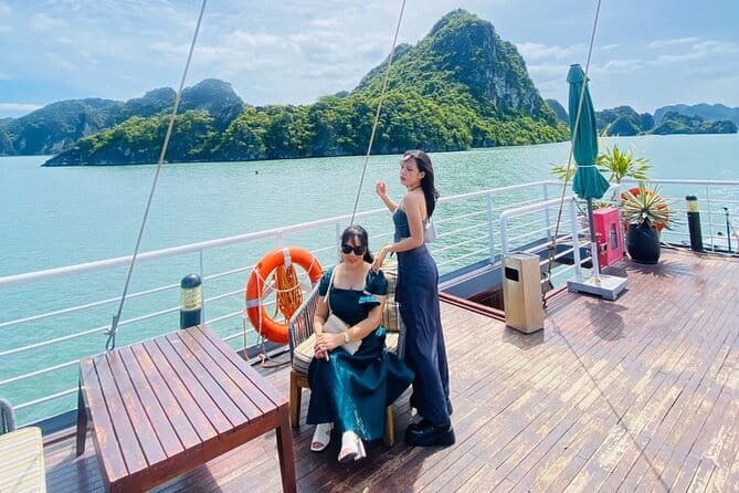 Full Day Private Tour in Halong with Lunch - Lunch at sea: 12:00–13:00 onboard and the drink rules