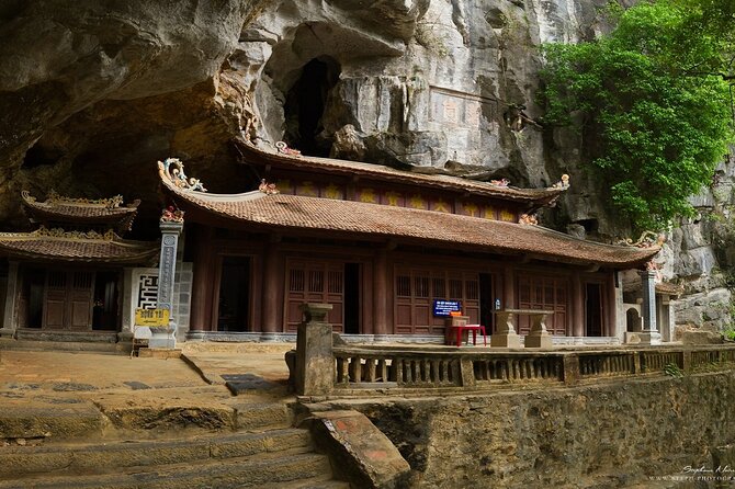 Full Day Private Tour in Ninh Binh(Trang An-Bich Dong-Mua Cave) - Cycling through Tam Coc rice fields and meeting a local family
