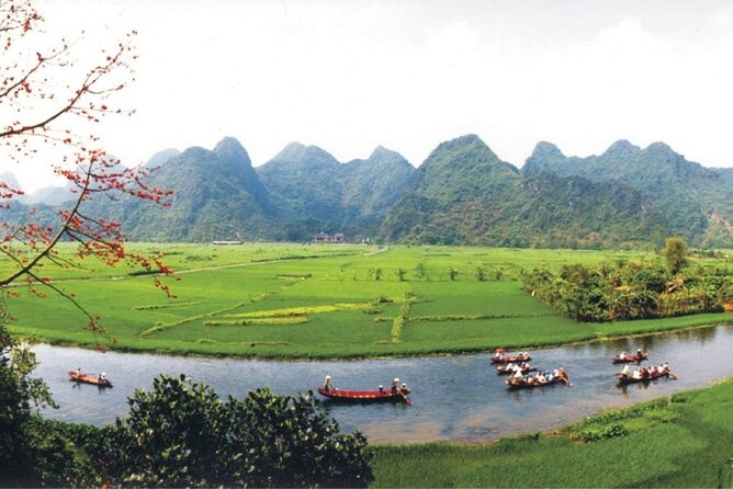 Full Day Tour to Perfume Pagoda with Traditional Boat Ride - Lunch in the middle of the day: fuel for steps and stairs