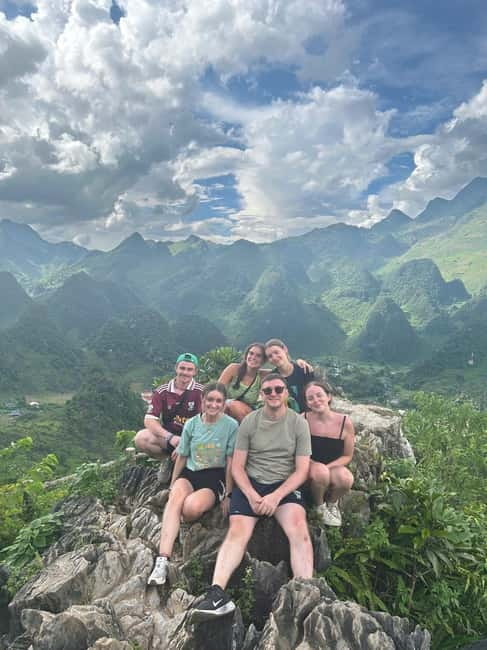Ha Giang Loop 4D3N Easyrider Jasmine Tour - Getting there by bus and starting with a free hostel night