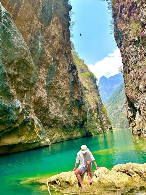 Ha Giang Loop Tour 2Days easy rider (Depart from Hanoi/Sapa) - Easy rider with a live English guide: what you gain