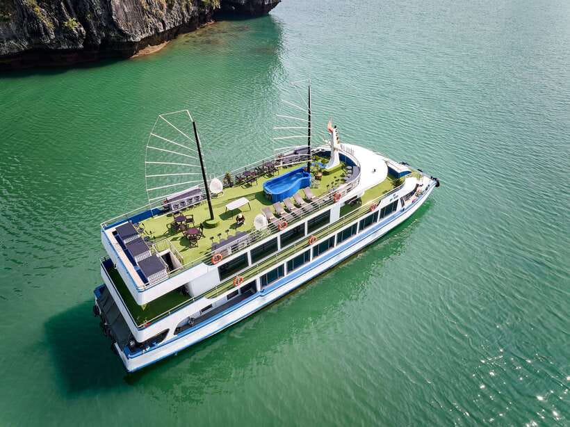 Ha Long & Bai Tu Long bay cruise wt Kayakking & buffet lunch - Who this Halong Bay cruise is best for