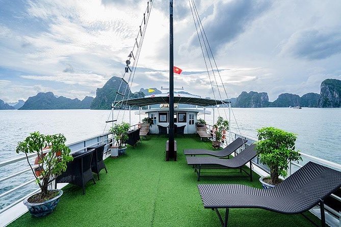 Ha Long bay Luxury cruise Day Trip - Hang Luon (Three Tunnels): Kayaking, Bamboo Boat, or Stay Afloat