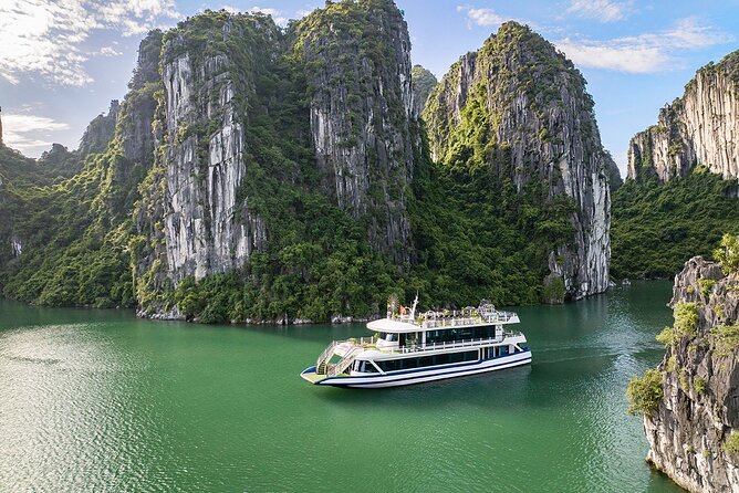 Ha Long Bay Luxury Cruise from Hanoi with Jacuzzi & Local Lunch - From Hanoi to Tuan Chau: the timing that makes the day work