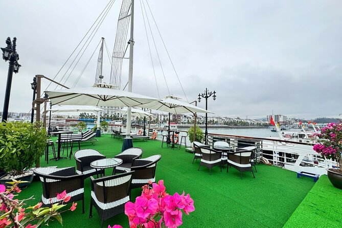 Ha Long Bay Luxury Day Cruise with Buffet Lunch, Caves & Kayaking - Boat feel and buffet lunch: what luxury means here
