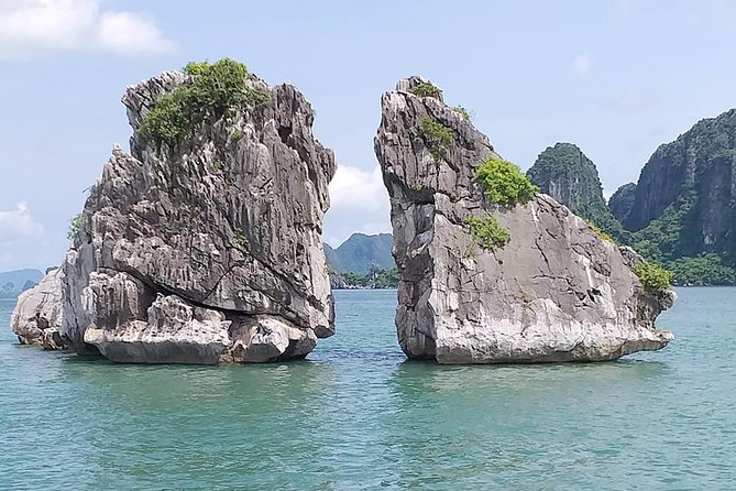 Ha Long Full Day Deluxe Trip - Long Route (6-Hour Trip) - Luon Cave by Water: Kayak or Bamboo Boat Choice