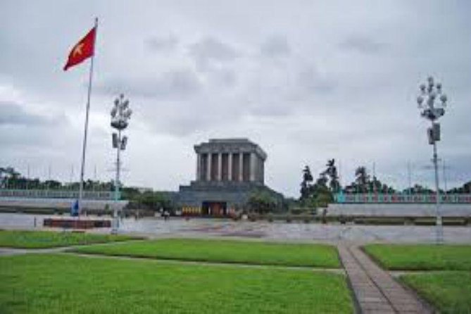 Ha Noi City tour - Group tour - Temple of Literature and a Lunch With Eight Dishes