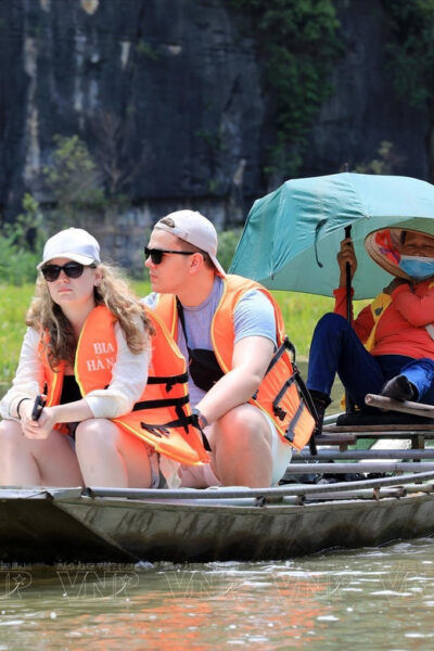 Ha Noi: HOA LU-TAM COC-MUA CAVE ,Buffet Lunch & Cycling - Hoa Lư ancient capital and the village-cycle reset