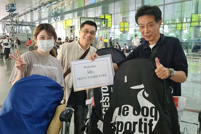 Ha Noi Hotel Transfer to Noi Bai Airport - At the Airport: Luggage Help and a Clean Exit