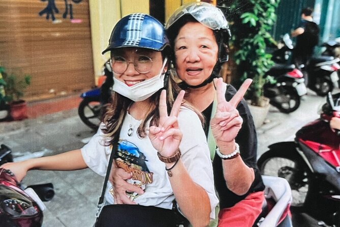 Ha Noi Sightseeing Motorbike Tour with Female Tour Guide - Stop 1: Tran Quoc Pagoda on West Lake