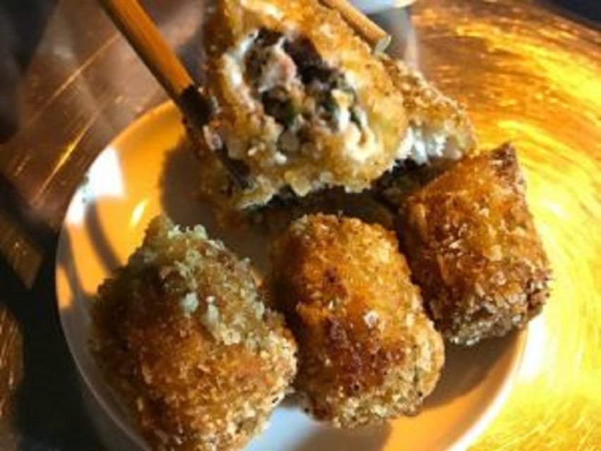 Ha Noi : Small Group Hanoi Street Food Tour - Key things that make this Hanoi street food tour work
