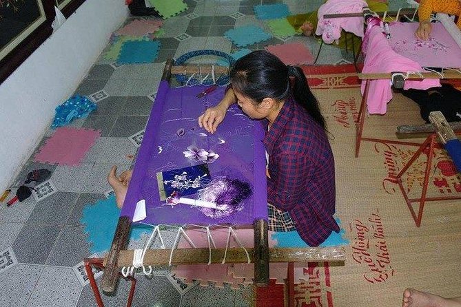 Ha Noi: Van Phuc Silk Weaving Half-day Tour - Shopping in Van Phuc: How to Buy Without Getting Upset