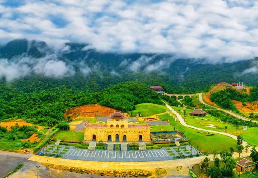 Ha Noi: Yen Tu Mountain - UNESCO Cultural Heritage Day Tour - Lunch near the mountain: what you should expect