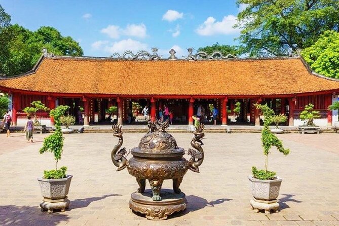 Half City Tour in Ha Noi - Ho Chi Minh Mausoleum: the story behind the big center