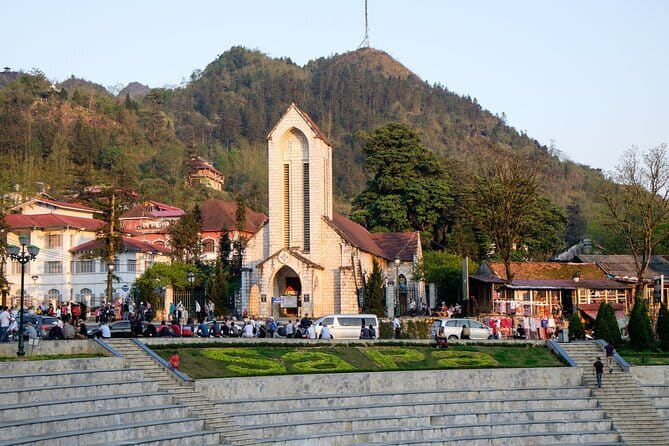Half-Day Ha Noi City Sightseeing Private Tour With Student - Dong Xuan Market and Hanoi Opera House exteriors: commerce and French-era architecture