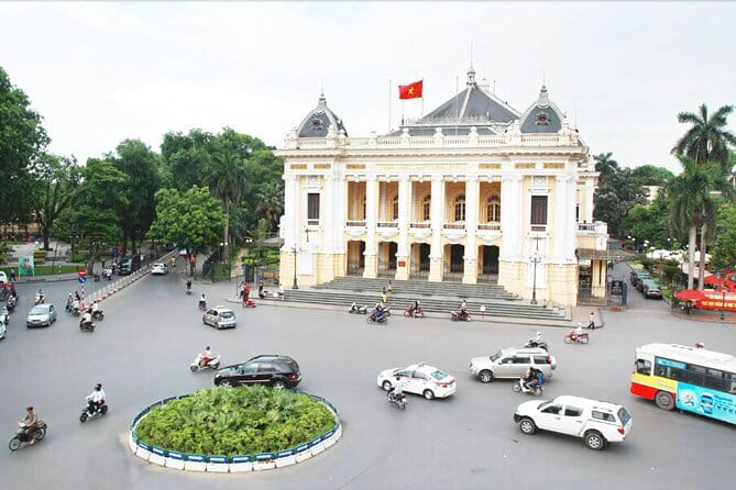 Half-Day Ha Noi City Sightseeing Private Tour With Student - Long Bien Bridge and Train Street: two ways Hanoi shows its past and present