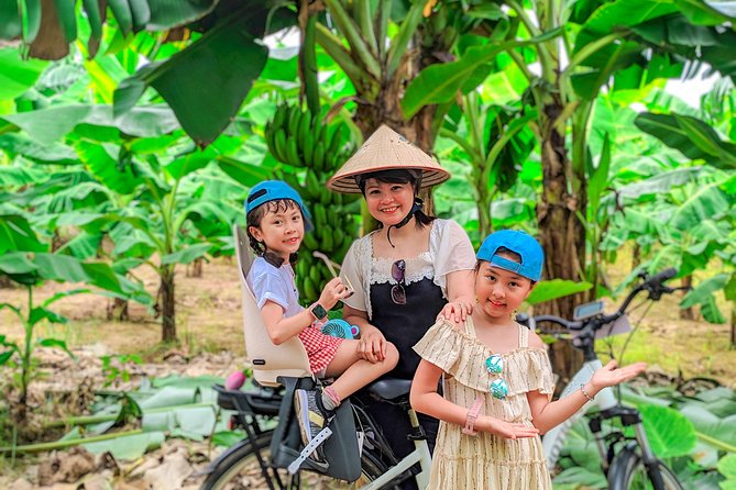 Half Day Ha Noi Tour by E-bike - Thanh Ha Market and city streets: where the day feels lived-in