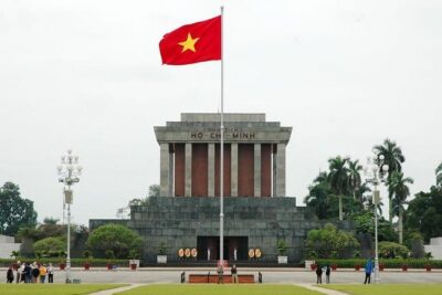 Half-Day Hanoi Private City Tour - One Pillar Pagoda: short stop, symbolic punch