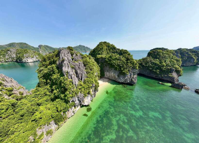 Half day Lan Ha Bay excursion ( 4 hours ): Kayaking, Snorkel - Cruising past karst islands, then heading for the quiet spots